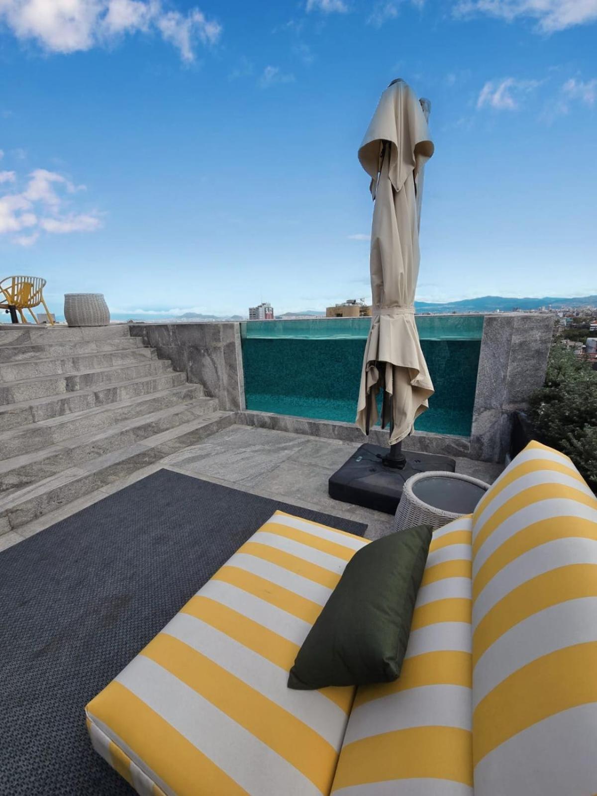 Ultimate Getaway In Luxe Apartment